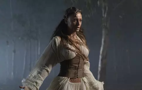 „Șahmaran”, sezonul 2, s-a lansat pe Netflix. Ce se întâmplă în noile episoade ale serialului turcesc cu Serenay Sarıkaya și Burak Deniz