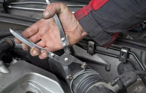Când și de ce să folosești un clește pentru coliere auto?