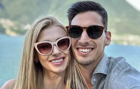 Andreea Bălan, criticată după ce a plecat în vacanță cu Victor Cornea. „Chiar nu-și găsea o tânără pe măsura lui?”