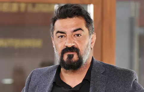 Celil Nalçakan, în conflict cu presa din Turcia. Actorul din „Totul pentru familia mea” își caută dreptatea în instanță