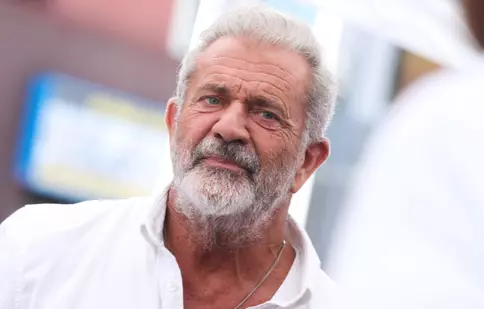 Mel Gibson, de nerecunoscut în compania iubitei lui cu 34 de ani mai tânără. Cum arată acum actorul