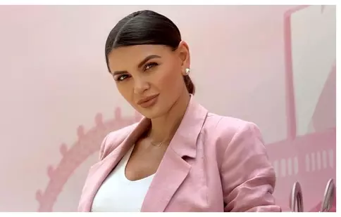 Ramona Gabor, escapadă în Spania cu prietenele. Sora Monicăi s-a fotografiat într-un costum de baie provocator
