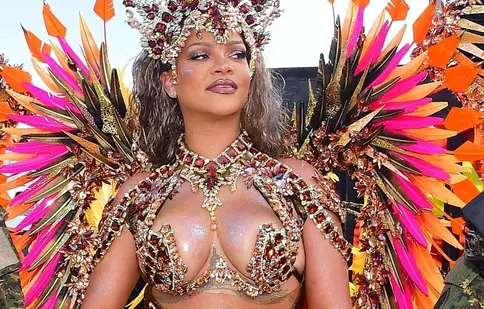 Rihanna, într-o ținută incendiară, la Festivalul Crop Over. Cum arată acum, după două nașteri