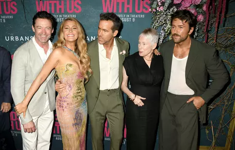 Brandon Sklenar, luat la întrebări de Ryan Reynolds și Hugh Jackman despre relația lui cu Blake Lively la filmările pentru „Totul se termină cu noi”. „A fost uimitor”