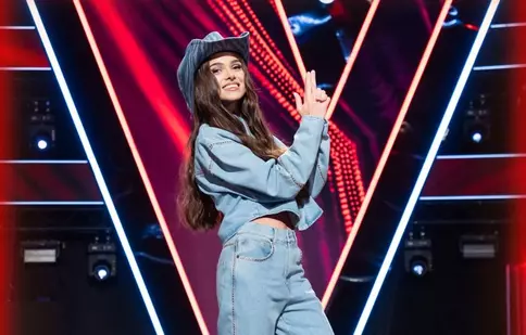 Theo Rose a împlinit 27 de ani. Ce surpriză i-a făcut Anghel Damian la filmările pentru „Vocea României”