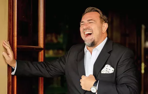 Horia Brenciu a împlinit 53 de ani. Ce mesaj amuzant a transmis fanilor: „Ne vedem mai târziu la un cico!”