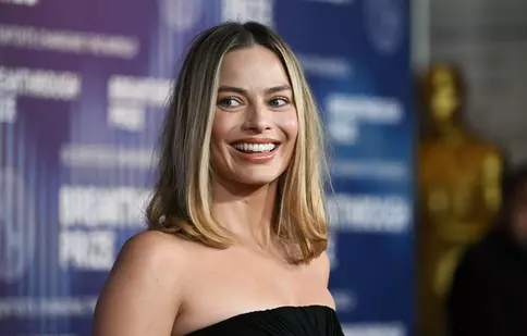 Cum arată Margot Robbie la opt luni de când a devenit mamă. A revenit la rochiile mini și ținutele provocatoare