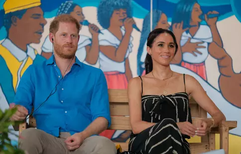 Meghan Markle și Prințul Harry, invitați în Marea Britanie. Ce încearcă să facă familia Prințesei Diana