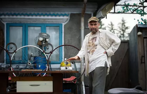 Ce se întâmplă în Las Fierbinți, 2 octombrie 2024. Reacția lui Celentano în ziua în care au loc Premiile Comunei Fierbinți: „Eu dacă nu iau premiu, mă mut din satul ăsta!”