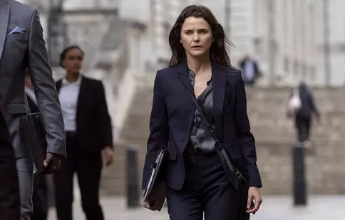 Diplomata a revenit la Netflix și e în top 10 seriale în România. Ce știm despre noul sezon al serialului care a cucerit rapid fanii