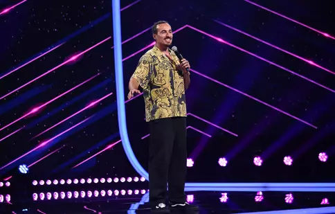 Mincu face show total pe scena de la ,,iUmor”. Cheloo are doar cuvinte de laudă: ,,Mă regăsesc în 90% din acest număr!”