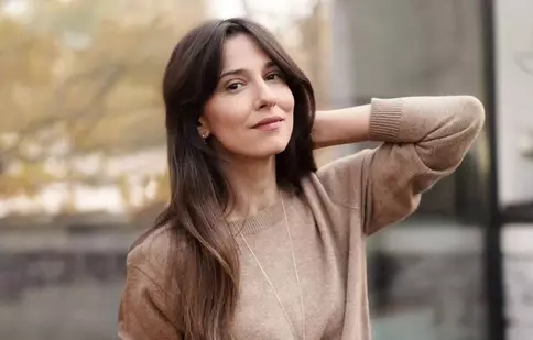 Imagini de colecție cu Dana Rogoz. Cum arăta la doar patru ani, înainte să dea lovitura alături de grupul Abracadabra