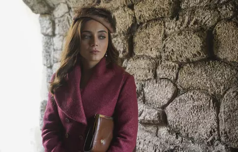 Secretele frumuseții actriței Damla Sönmez, Dilruba din serialul „Aziz”. Ritualul de la care nu se abate niciodată
