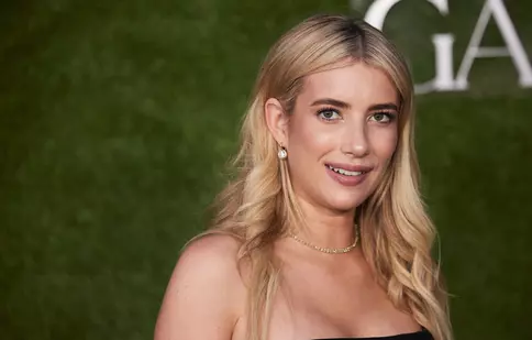 Emma Roberts, schimbare de look spectaculoasă. Asemănarea cu Julia Roberts este izbitoare