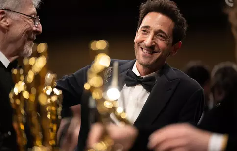 Adrien Brody, gest controversat pe scena premiilor Oscar. Fanii nu au ezitat să-l critice: „Mai șocant decât palma lui Will Smith”