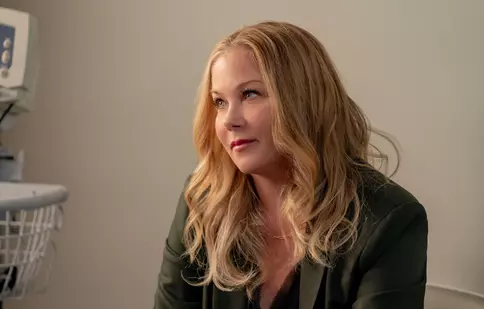 Christina Applegate, a ajuns la spital de peste 30 de ori din cauza unor dureri insuportabile. „Au făcut toate testele posibile pe mine”