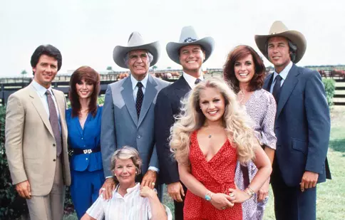 „Dallas” se întoarce! Serialul-fenomen al anilor ’80, disponibil online în România