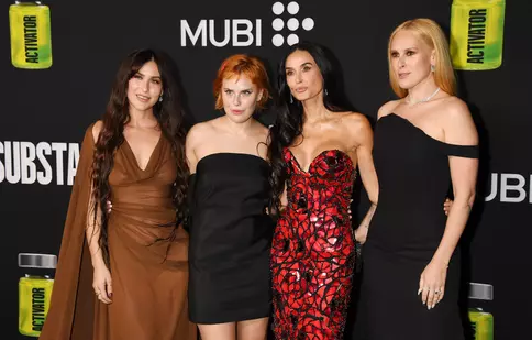 Rumer Willis, dezvăluiri inedite despre viața de familie. La 36 de ani, încă doarme cu mama sa și face baie cu surorile