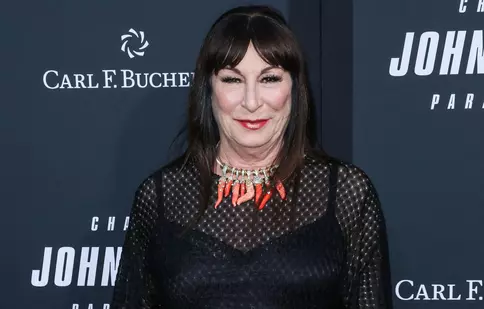 Anjelica Huston a suferit de cancer. Actrița a ținut totul secret. „Am reușit să supraviețuiesc și sunt mândră de mine”