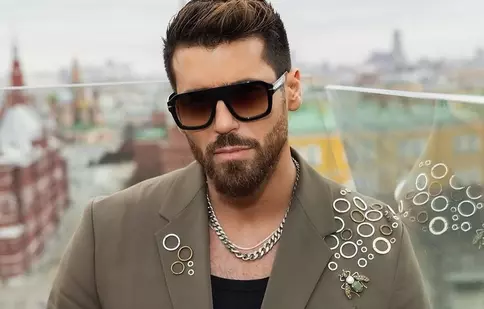 Can Yaman, primit cu urale de fanii brazilieni. Cum s-a distrat actorul în Rio de Janeiro