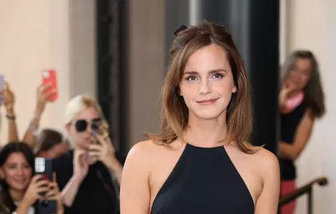 Emma Watson s-ar fi logodit în secret. Ce a dat-o de gol. Detaliul remarcat de fani la Săptămâna Modei de la Paris