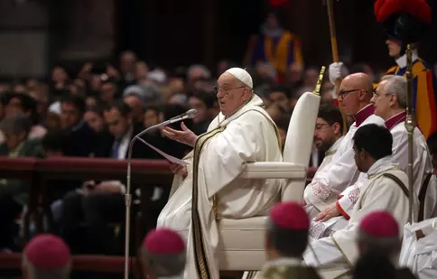 Papa Francisc și-a descoperit credința după ce a fost la un pas de moarte în tinerețe. Cu ce s-a ocupat înainte de a fi ales Suveran Pontif