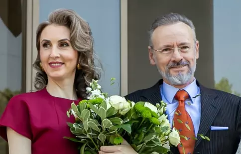 Imagini de la nunta lui Mihai Albu. Ce rochie de mireasă a purtat Elena. Cine au fost nașii