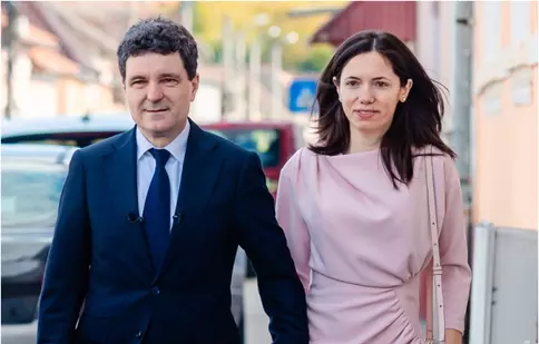 Cine este Mirabela Grădinaru, partenera de viață a lui Nicușor Dan, noul președinte al României. Sunt împreună de 20 de ani