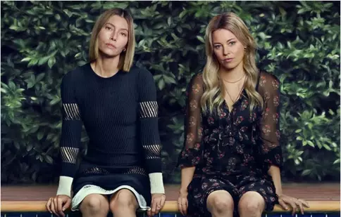 Două surori, o crimă și un trecut care nu iartă: „Sora mai bună”, noul thriller de pe Prime Video cu Jessica Biel și Elizabeth Banks