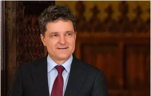 Nicușor Dan, taxat dur de designeri! De ce nu îi vin bine costumele președintelui și greșeala majoră pe care o repetă la fiecare eveniment oficial