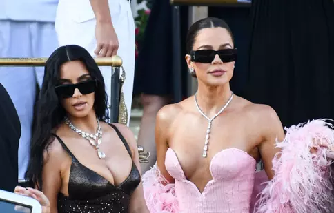 Khloé Kardashian rupe tăcerea despre transformarea ei fizică. Toate intervențiile estetice și tratamentele pe care le-a făcut