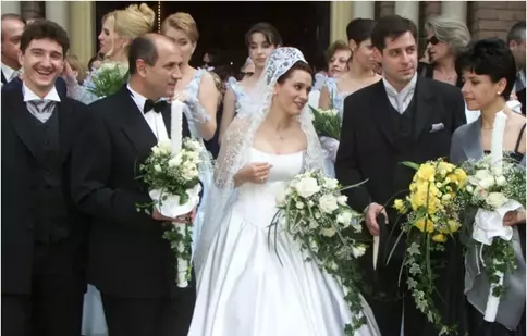 Imagini de colecție din albumele de nuntă! Cum au arătat Andreea Esca, Teo Trandafir sau Adela Popescu în rochie de mireasă