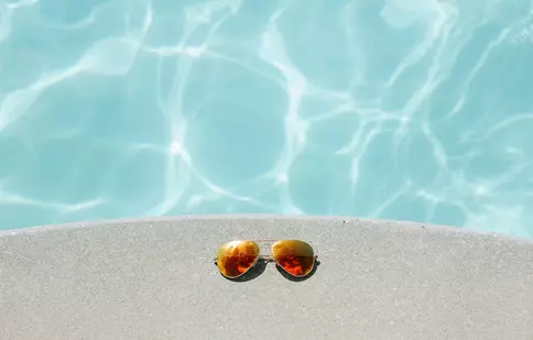 Top 8 modele de ochelari de soare Ray-Ban purtați de vedete