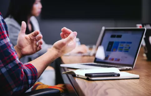 AI, date și securitate: skill-urile digitale care domină piața muncii. Ce caută angajatorii astăzi