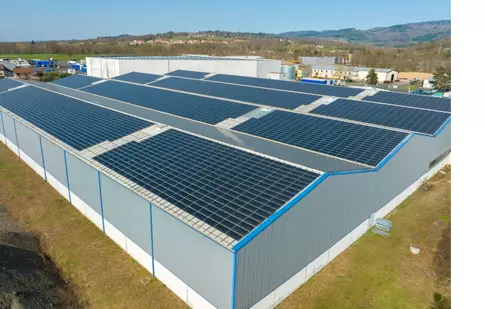ROI-ul real al fotovoltaicelor industriale: de ce companiile mari recuperează investiția mai repede
