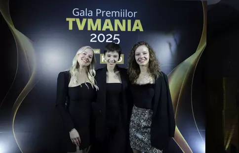 Karina Jianu, surpriza de pe covorul roșu al Galei TV Mania 2025. Ce spune Ruxandra Ion despre actrița din „Ana, mi-ai fost scrisă în ADN”