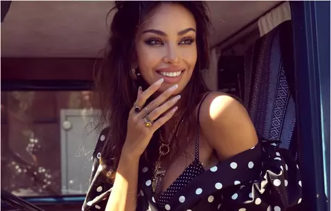 Mădălina Ghenea dezvăluie secretul unui ten impecabil la 38 de ani: ritualul cu apă rece și gheață care face minuni