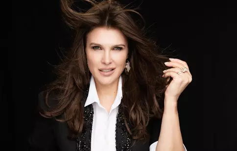 Monica Bîrlădeanu, între „Groapa” și teatru. „E o provocare să sugerezi focul din spate fără să-l arăți direct”. EXCLUSIV