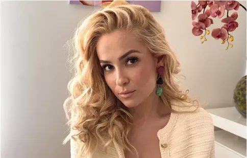 Elena Vîșcu iubește din nou după divorțul de CRBL. Fosta soție a artistului confirmă o nouă relație: „Elena este fericită”