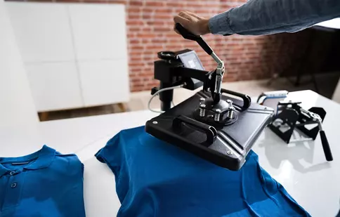 Serviciile de personalizare a hainelor - o tendință modernă pentru stil și identitate