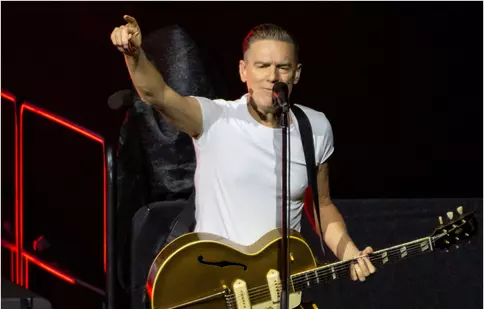 Concert Bryan Adams în România 2026: Data oficială și orașul unde va cânta starul rock în turneul „Roll With The Punches”