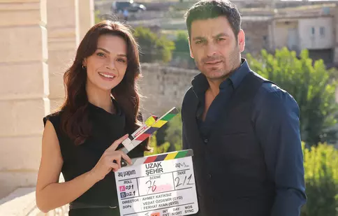 „La marginea lumii” (Uzak Șehir), noul serial turcesc de la Pro TV. Data lansării și povestea intensă care a făcut valuri