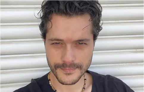 Cine este Alperen Duymaz, protagonistul serialului „Leyla” de la Pro TV. Detalii neștiute despre celebrul actor