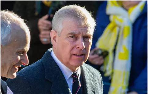 Fostul prinț Andrew, fratele Regelui Charles, a fost arestat la Sandringham. Ce acuzații îi sunt aduse