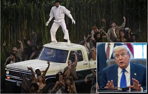 Bad Bunny la Super Bowl 2026: Donald Trump critică dur show-ul și îl numește „un afront adus Americii”