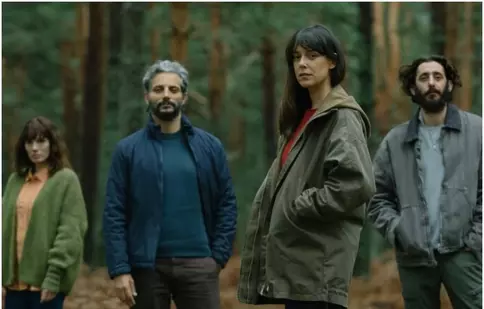 Coșmar în sălbăticie pe Netflix! „În calea flăcărilor”, filmul spaniol care te va ține cu sufletul la gură