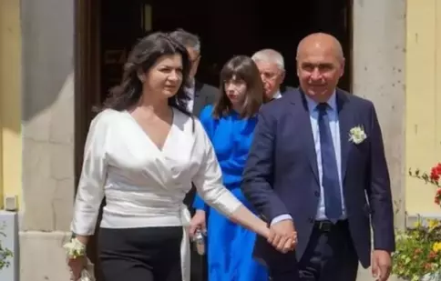 Ioana Fâșie, venituri uluitoare la SJU Oradea! Ce salariu și ce sporuri de pericol încasează partenera lui Ilie Bolojan