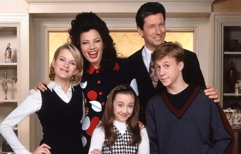 „Dădaca” (The Nanny), celebrul serial al anilor '90, poate fi urmărit online din iulie. Unde este disponibil