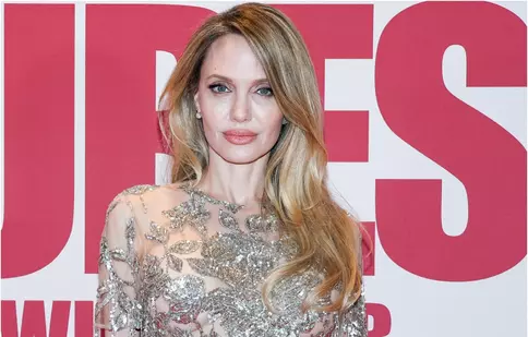 Angelina Jolie și ritualul de 3 ore care a uimit lumea. Ce tratamente bizare și „însângerate” preferă vedetele de la Hollywood pentru a rămâne tinere