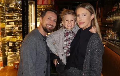 Gabriela Oțil i-a criticat dur ținuta soțului ei! Replica fabuloasă cu care micuțul Tiago și-a lăsat mama fără cuvinte: „Ieși așa!”